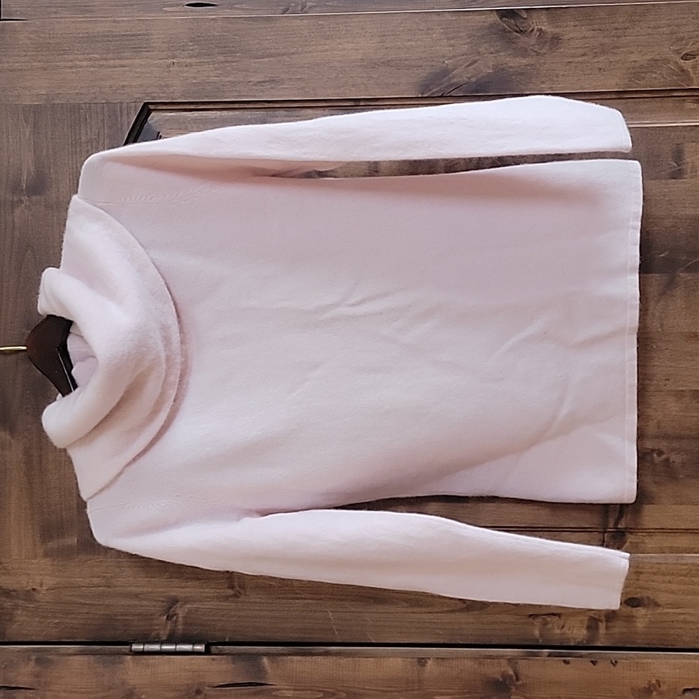 Cashmere cowl neck sweater in excellent shape